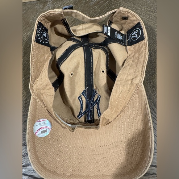 47 Brand New York Yankees Khaki Clean Up Strapback. - Picture 3 of 4